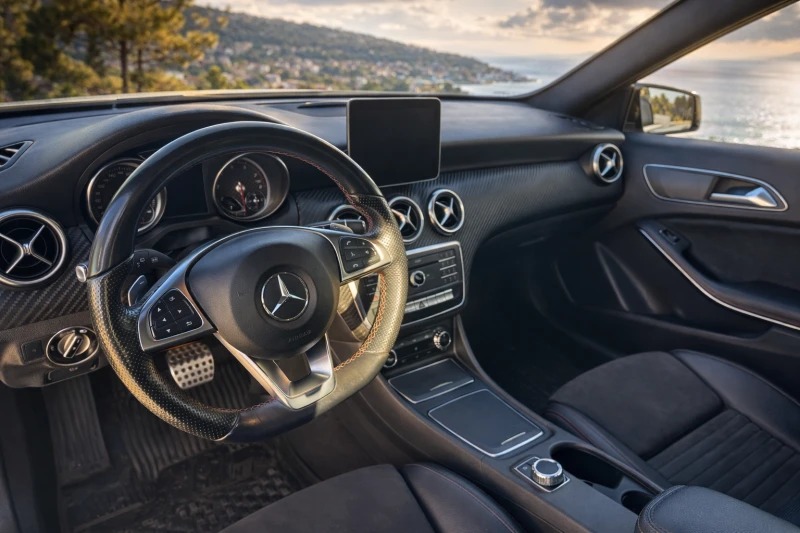 Mercedes-Benz A 180 AMG Line, снимка 6 - Автомобили и джипове - 51892381