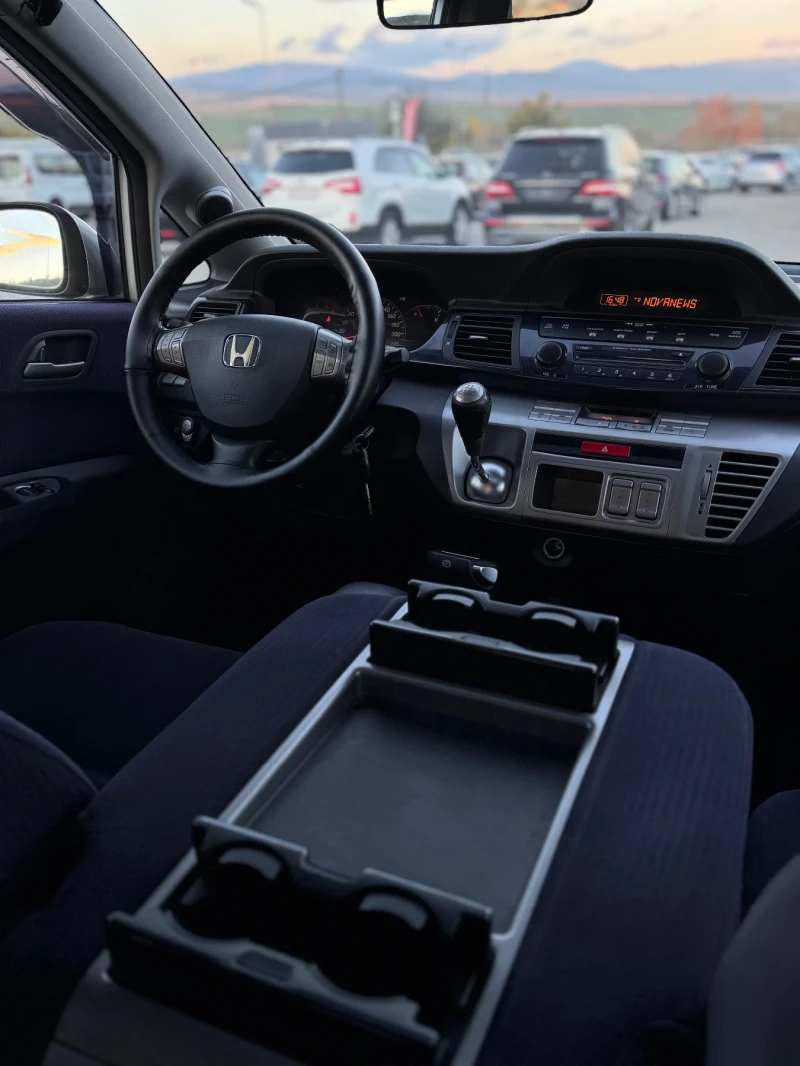 Honda Fr-v 2.2CTDi 3+ 3/шибидах, снимка 8 - Автомобили и джипове - 52383115