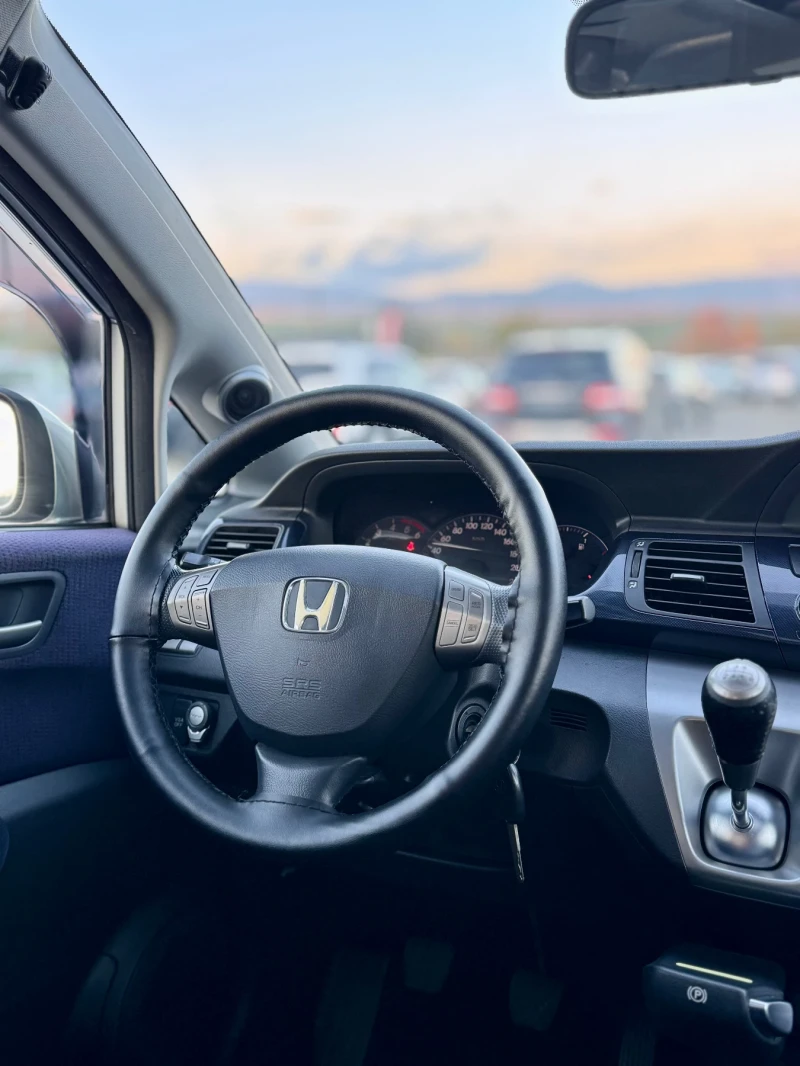 Honda Fr-v 2.2CTDi 3+ 3/шибидах, снимка 10 - Автомобили и джипове - 52383115
