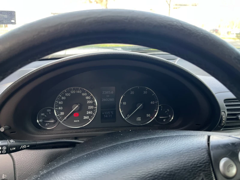 Mercedes-Benz C 220, снимка 5 - Автомобили и джипове - 52628293