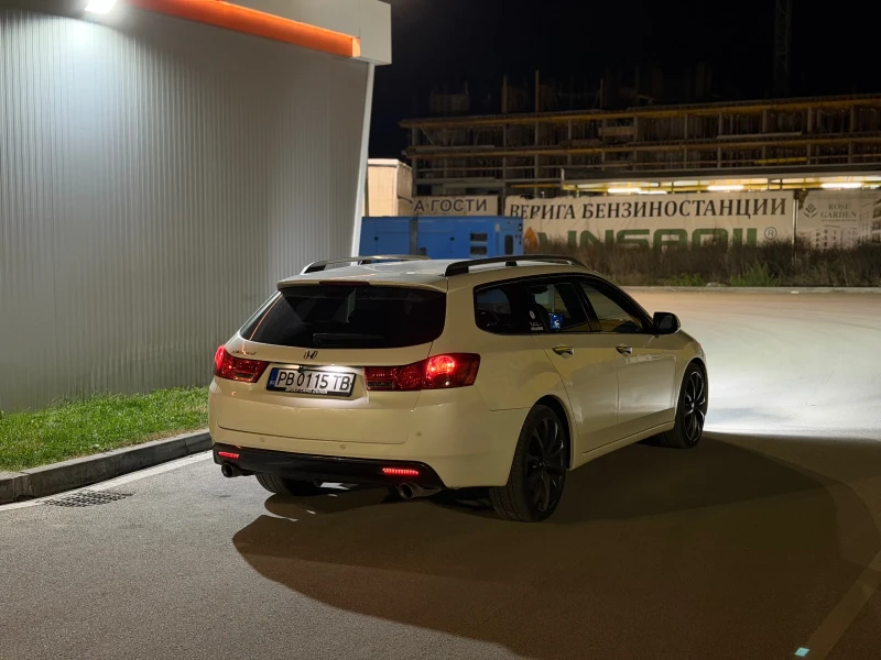 Honda Accord 8 2.4 Executive, снимка 3 - Автомобили и джипове - 52923216