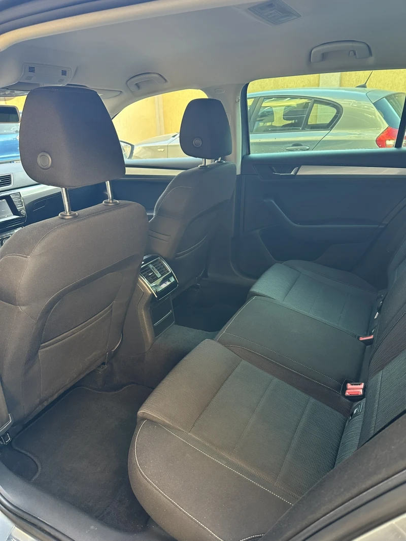 Skoda Superb 2.0TDI, снимка 13 - Автомобили и джипове - 53262502