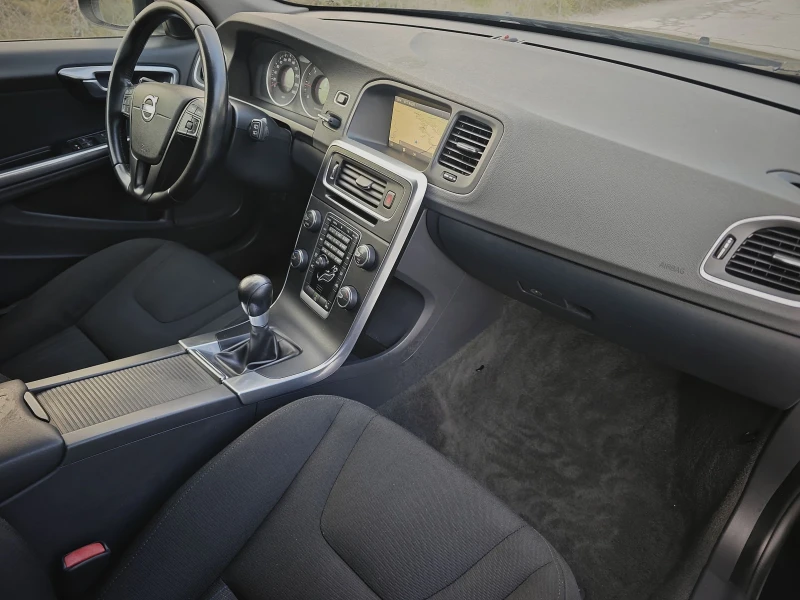 Volvo V60 * NAVI* EXCLUSIVE* , снимка 13 - Автомобили и джипове - 53395730