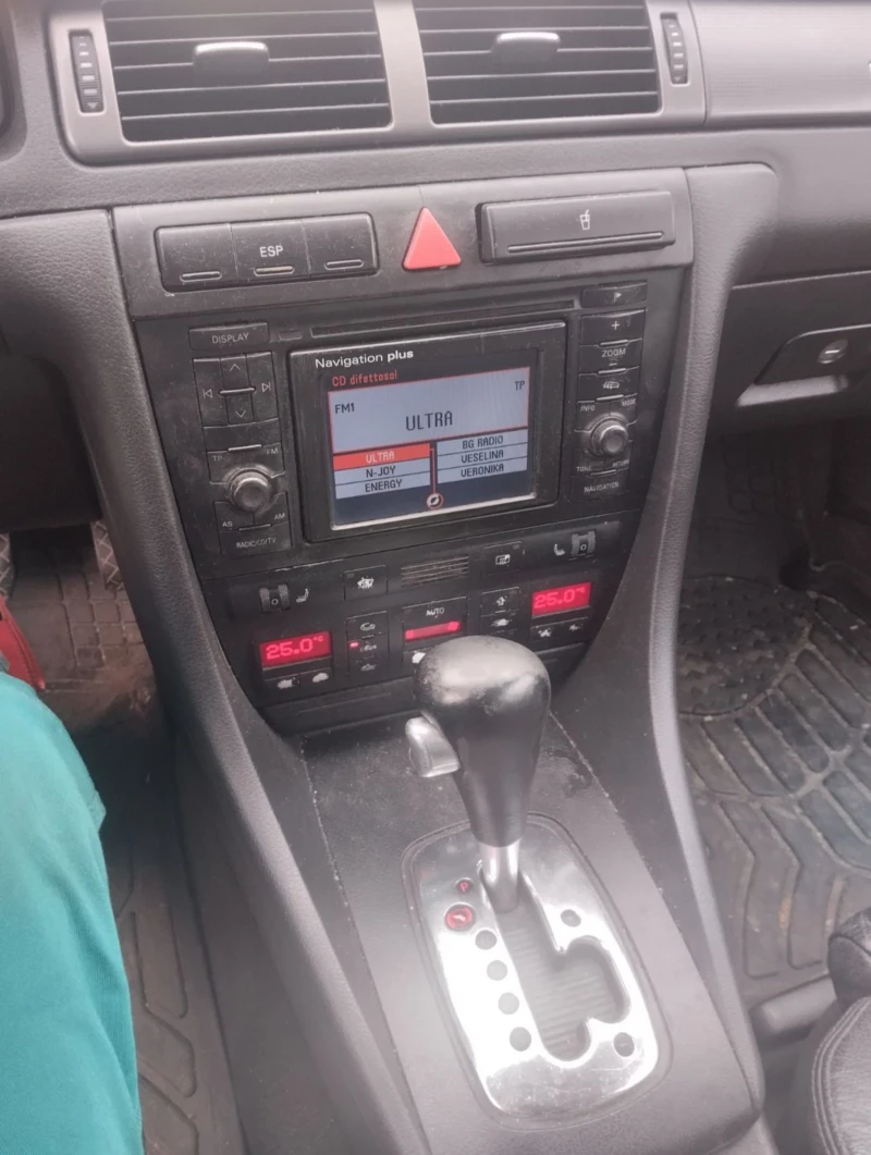 Audi A6, снимка 8 - Автомобили и джипове - 53447595