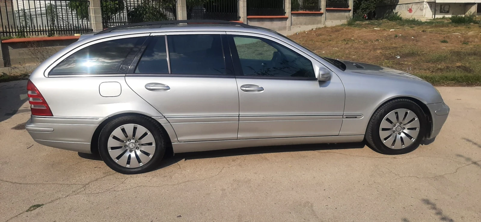 Mercedes-Benz C 200 2.0 - изображение 5