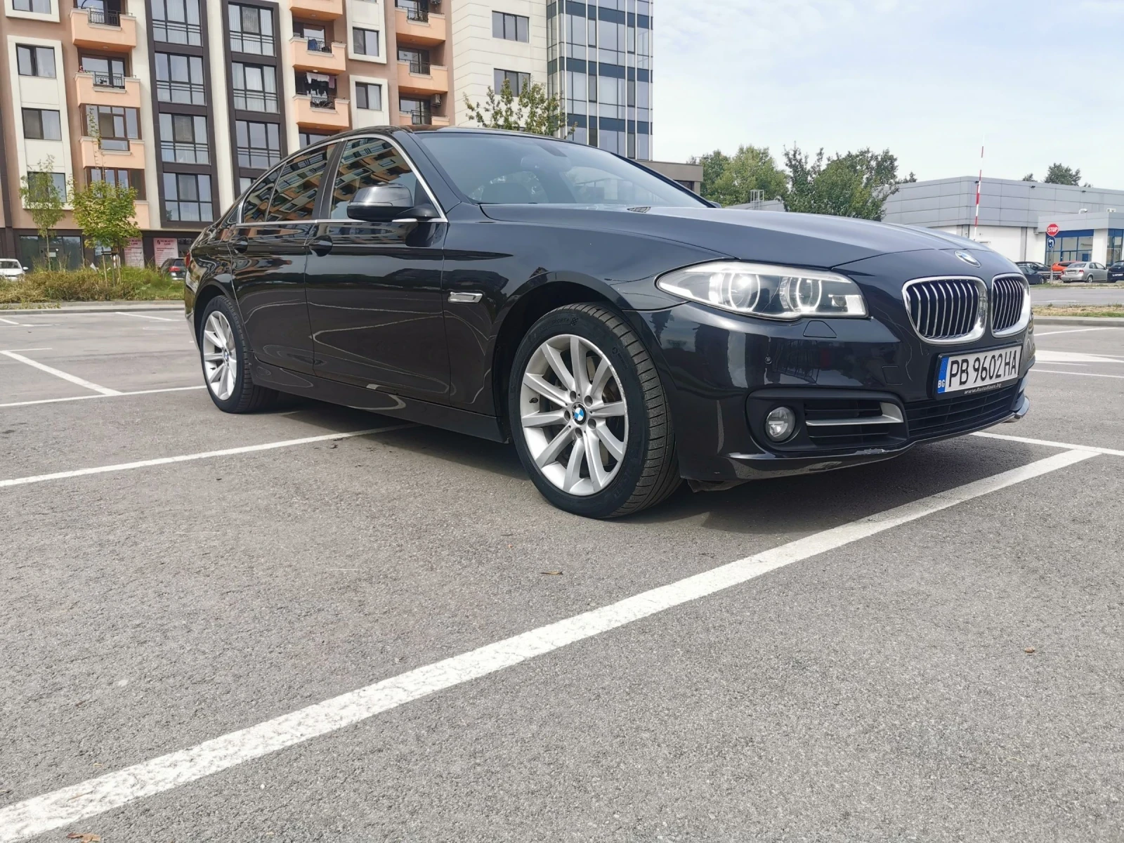 BMW 530 xDrive, 318 hp, Дигитално табло - изображение 9