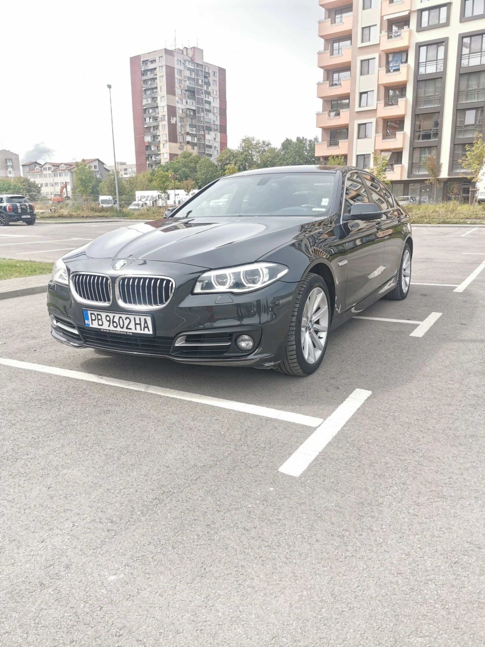 BMW 530 xDrive, 318 hp, Дигитално табло - изображение 3