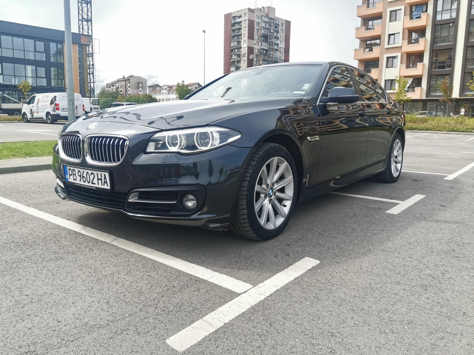 BMW 530 xDrive, 318 hp, Дигитално табло - изображение 10