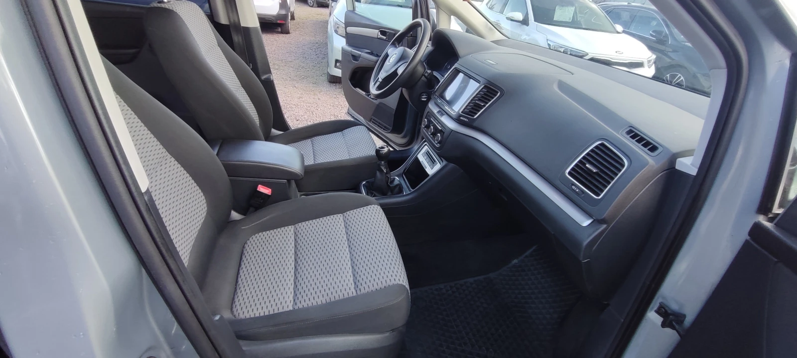 VW Sharan 2.0TDI - 140к.с. 20010г Лизинг Бартер | Mobile.bg — изображение 13