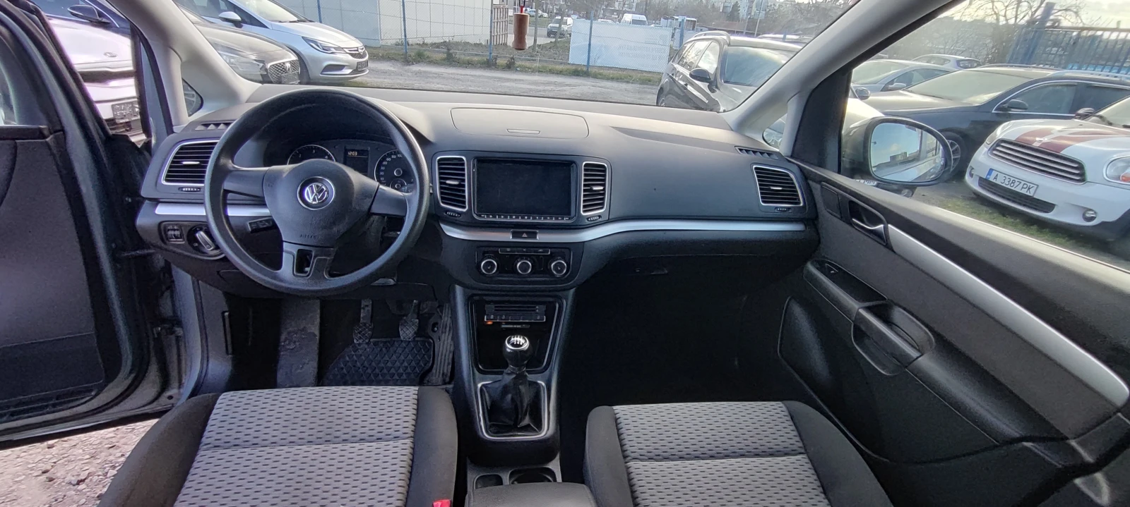 VW Sharan 2.0TDI - 140к.с. 20010г Лизинг Бартер | Mobile.bg — изображение 11