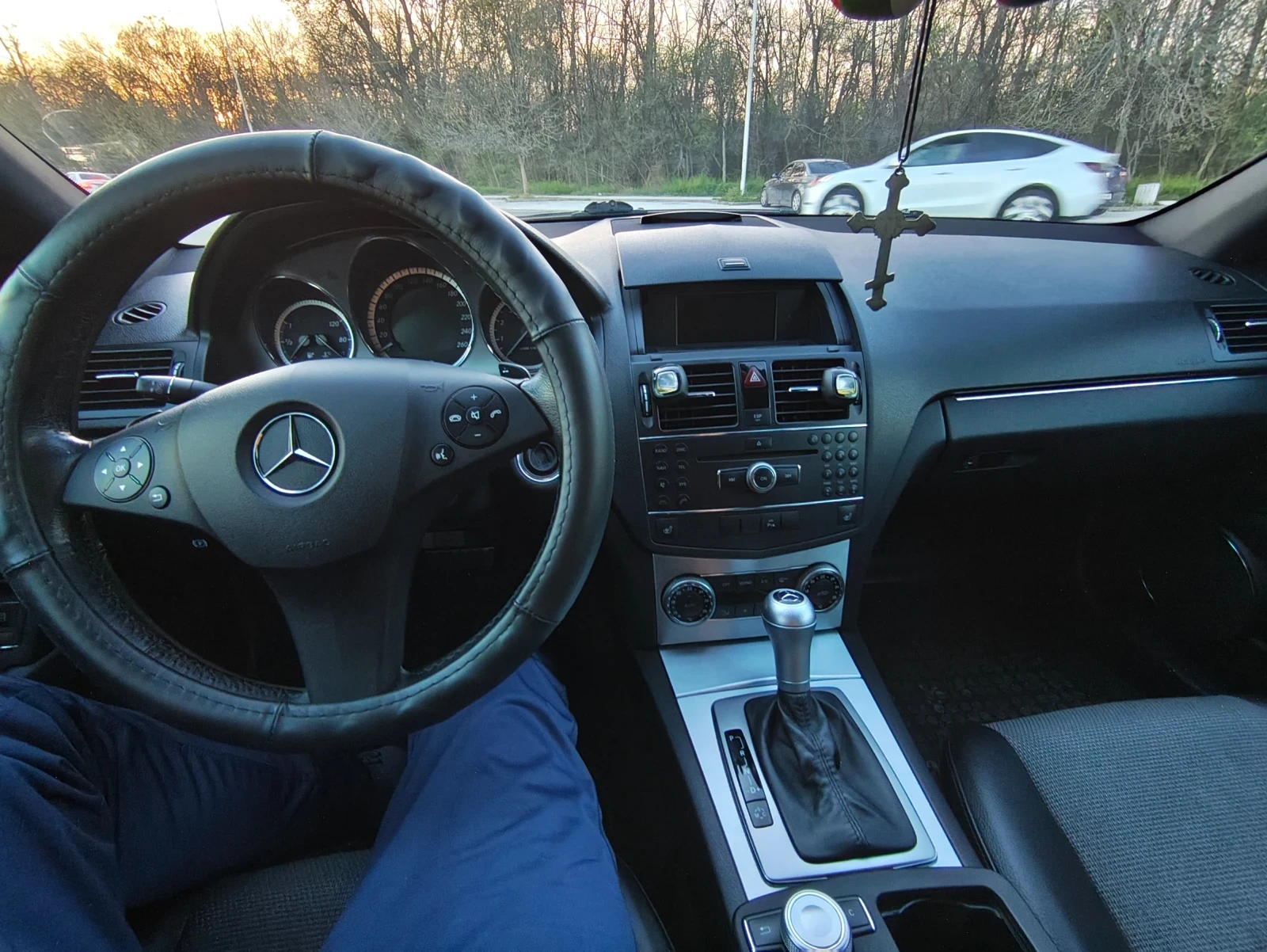 Mercedes-Benz C 200, снимка 9 - Автомобили и джипове - 54185297