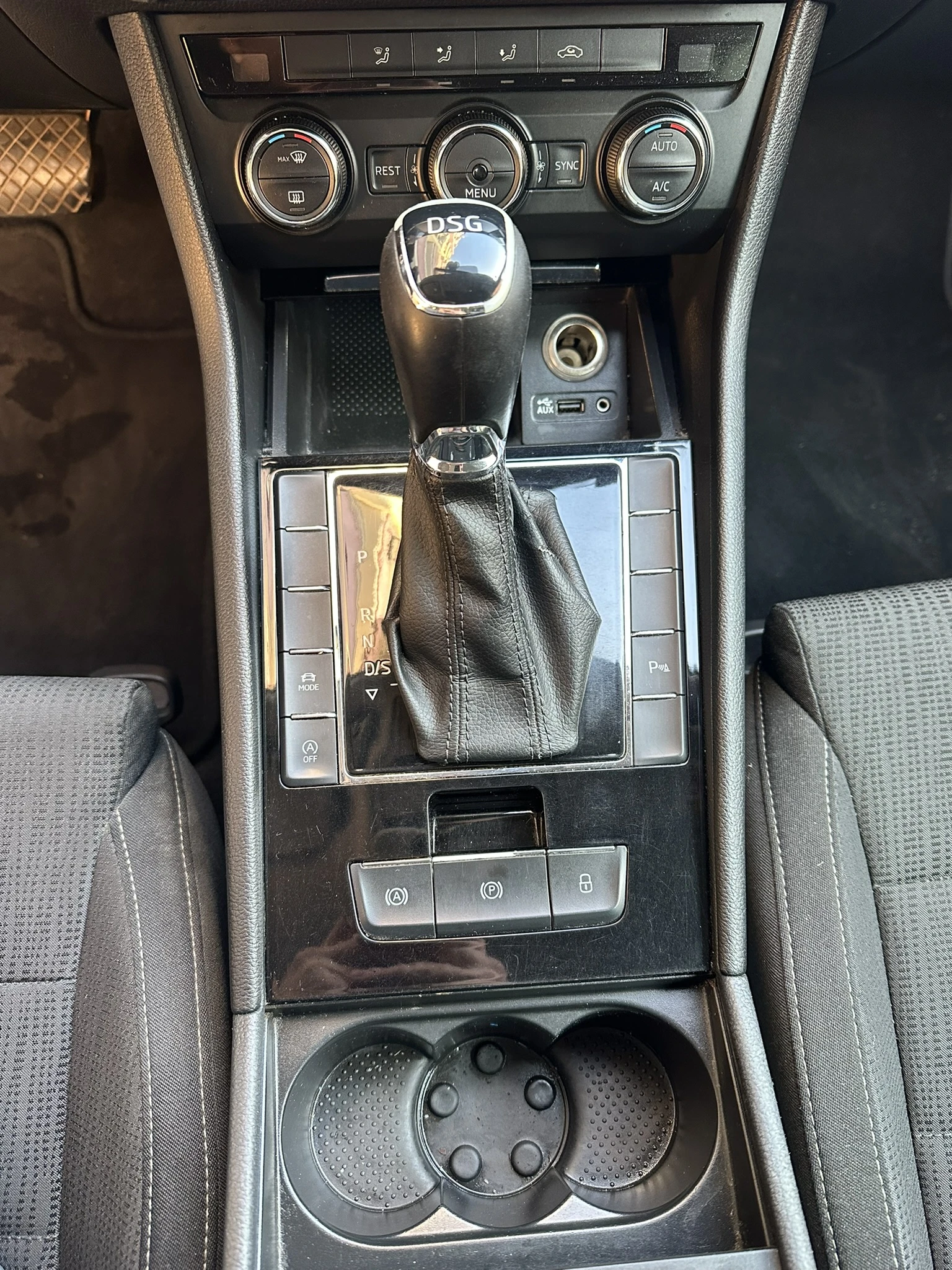 Skoda Superb 2.0TDI - изображение 10