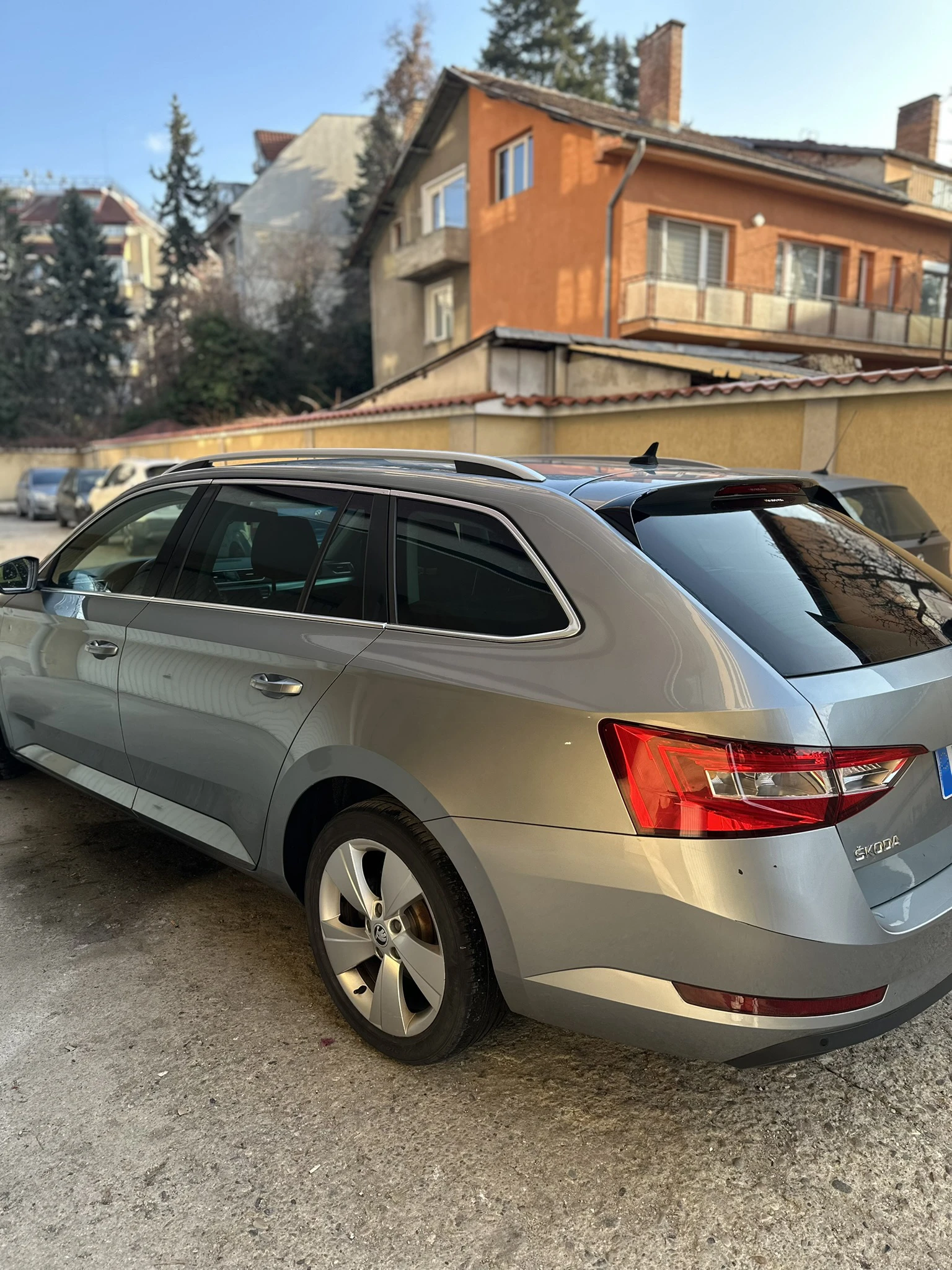 Skoda Superb 2.0TDI - изображение 3