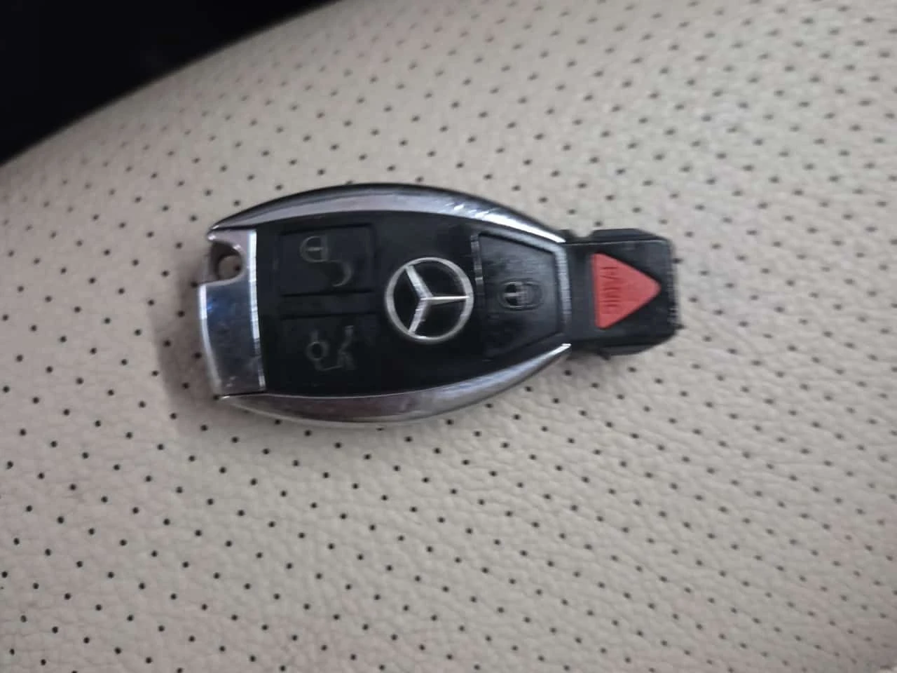 Mercedes-Benz C 300 * CARFAX * ЦЕНА ДО БГ - изображение 10