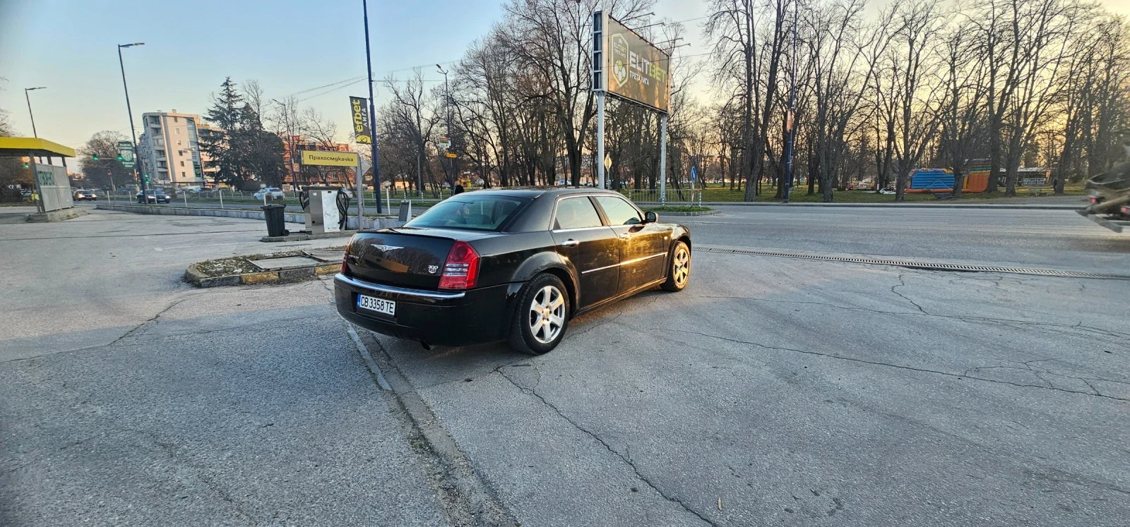 Chrysler 300c 3.5i Газ  СПЕШНО, снимка 3 - Автомобили и джипове - 53811469