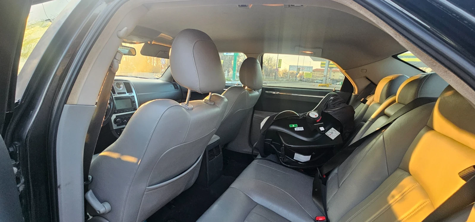 Chrysler 300c 3.5i Газ  СПЕШНО, снимка 7 - Автомобили и джипове - 53811469