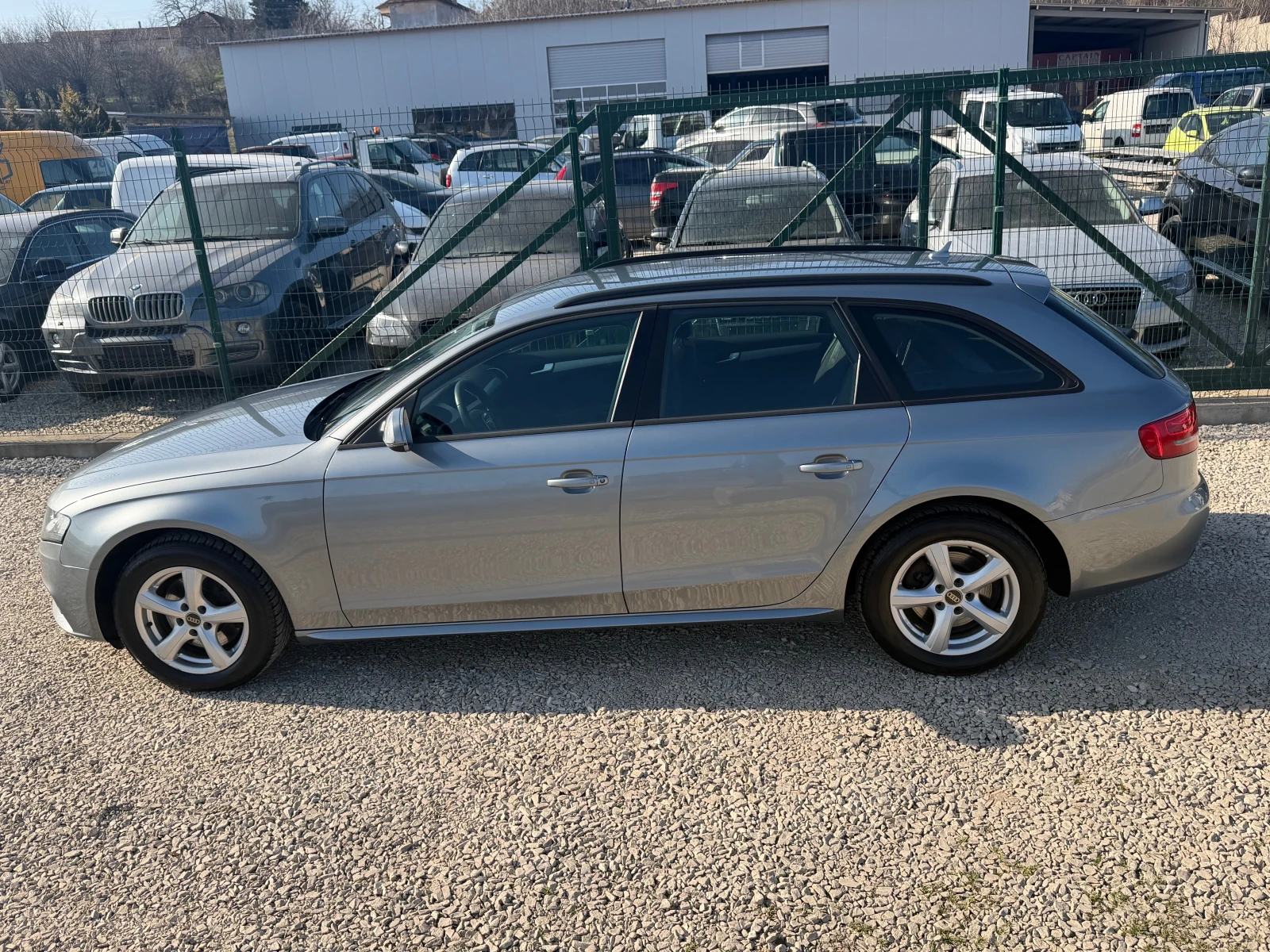Audi A4 2.0TDI Автомат  Навигация подгрев , снимка 4 - Автомобили и джипове - 53844390