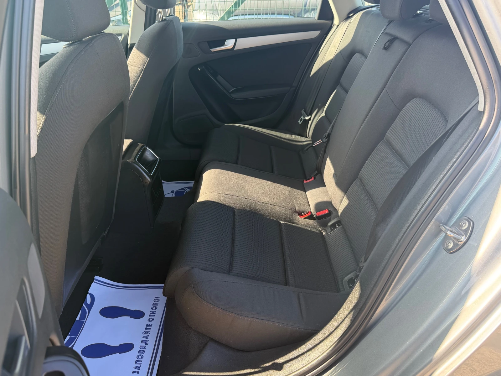 Audi A4 2.0TDI Автомат  Навигация подгрев , снимка 12 - Автомобили и джипове - 53844390