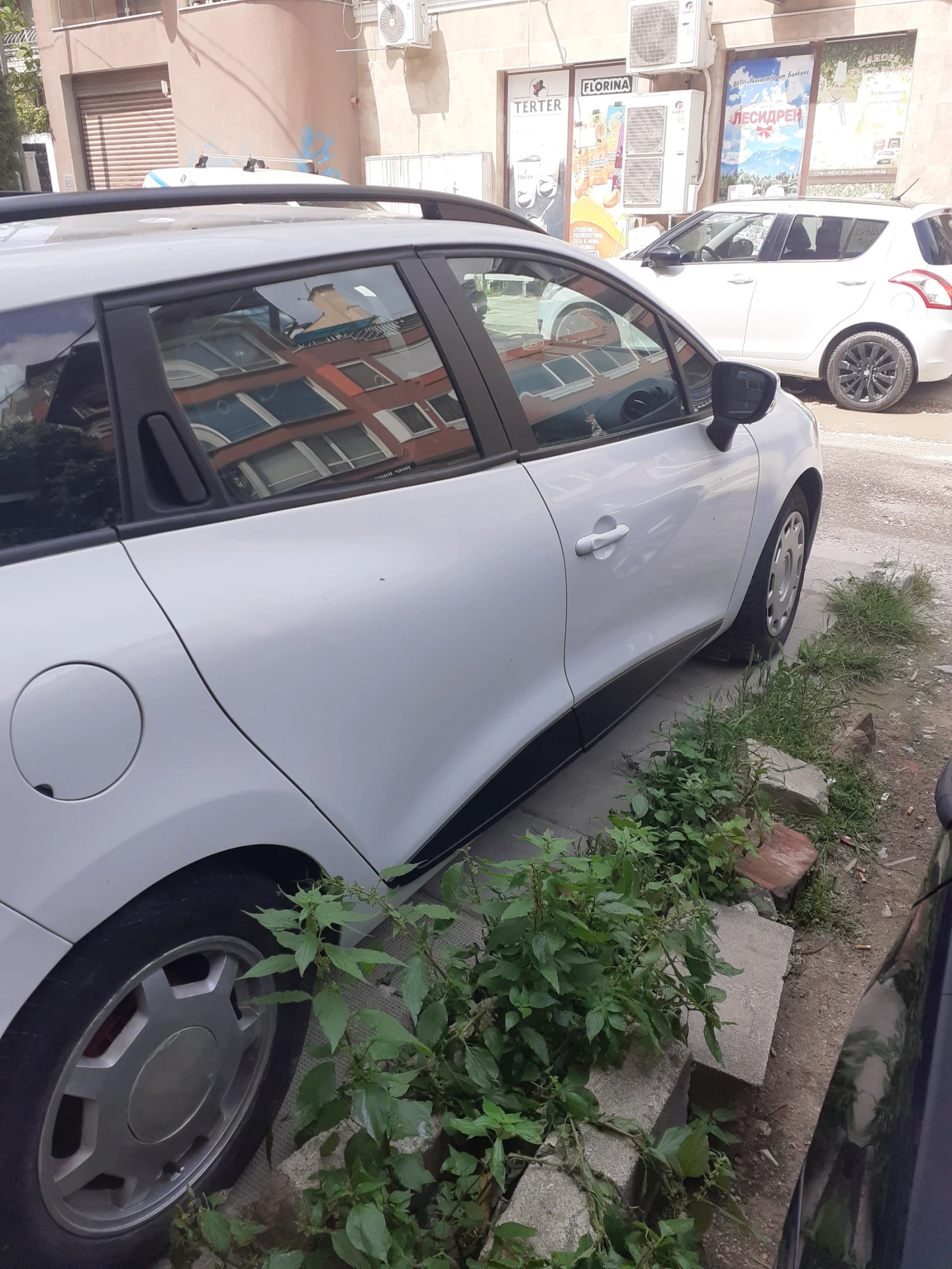 Renault Clio grandtour, снимка 2 - Автомобили и джипове - 54733435