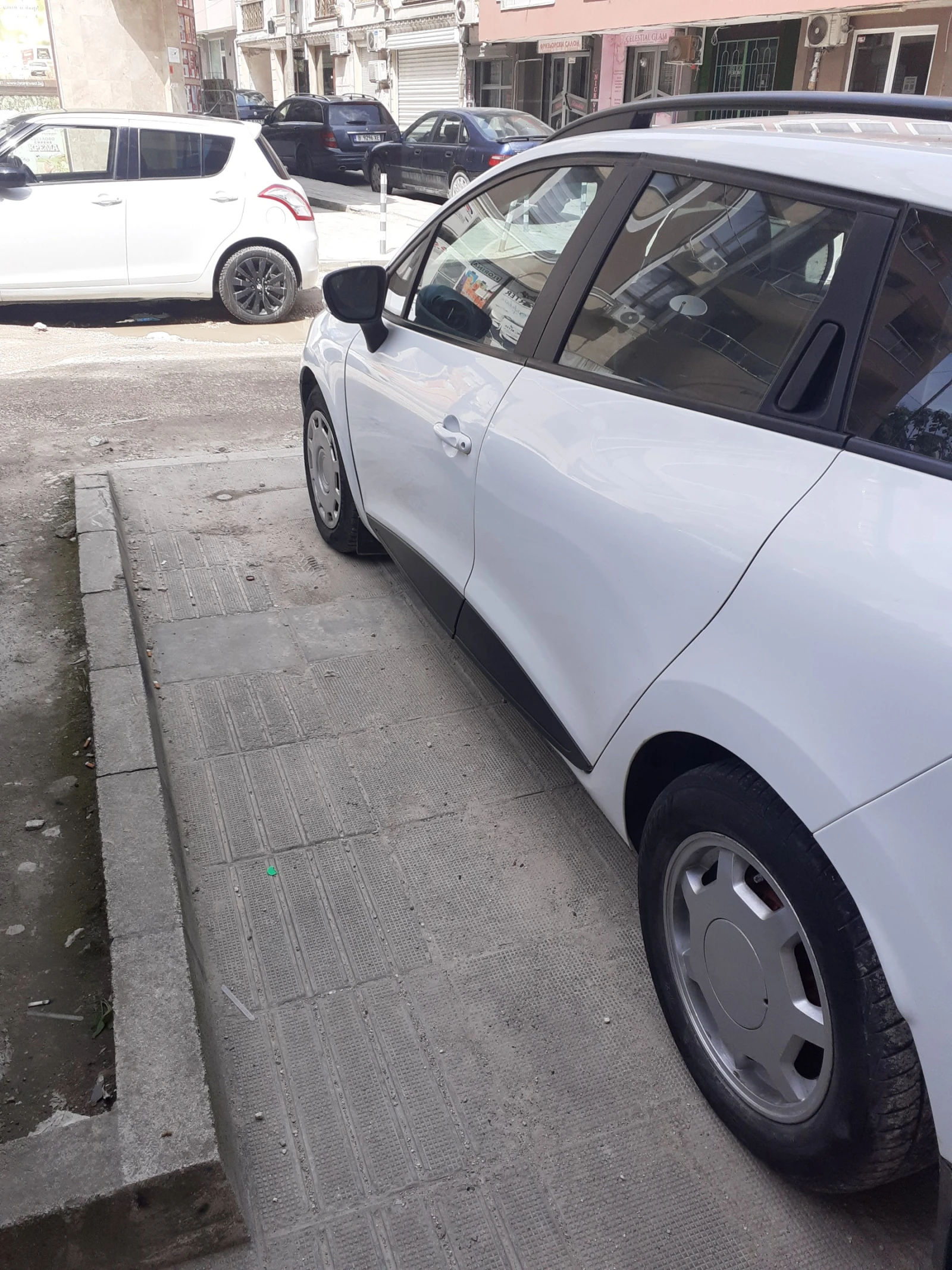 Renault Clio grandtour, снимка 3 - Автомобили и джипове - 54733435