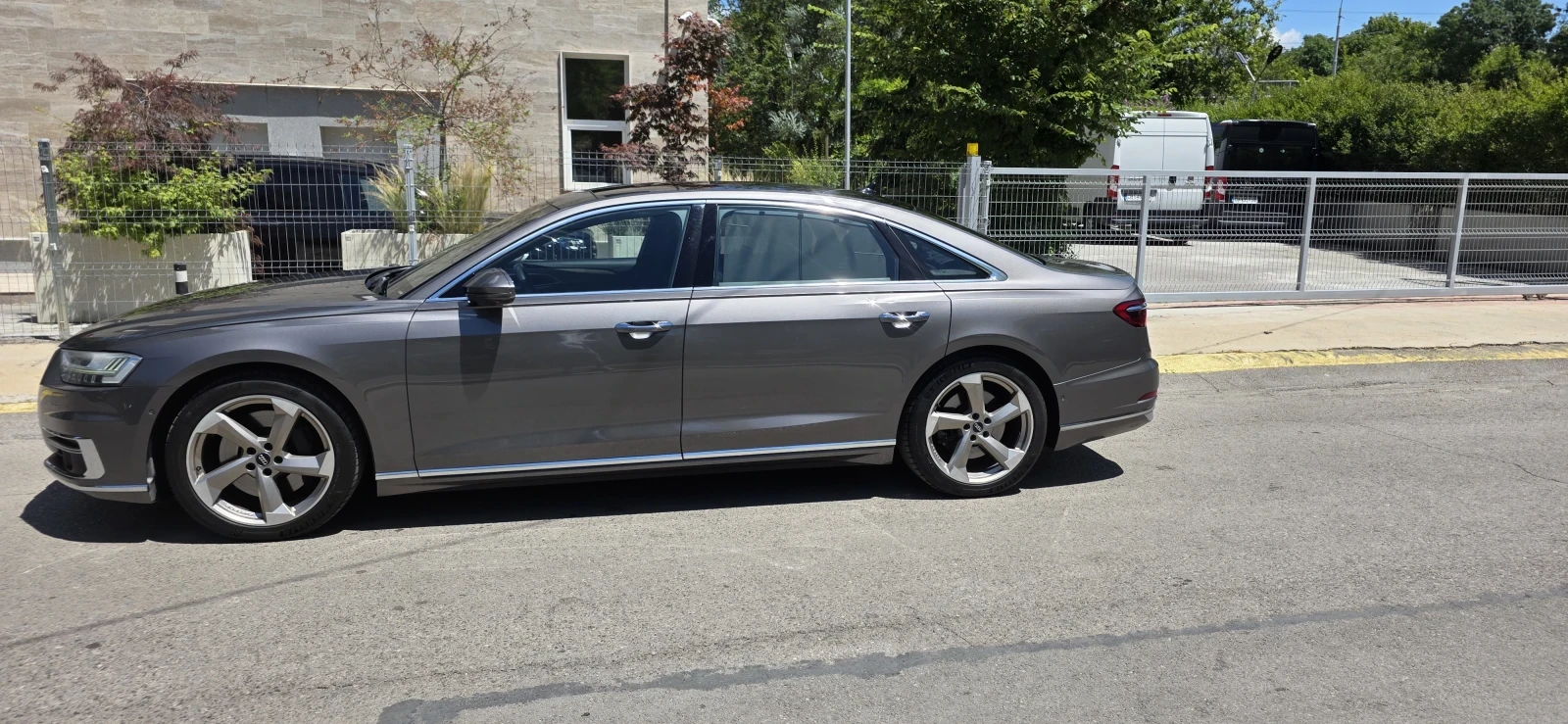 Audi A8 L 55 TFSI, снимка 3 - Автомобили и джипове - 55278347