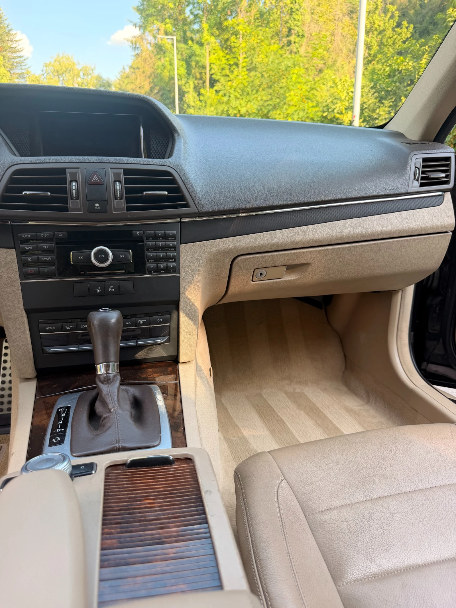 Mercedes-Benz E 250, снимка 13 - Автомобили и джипове - 55365981