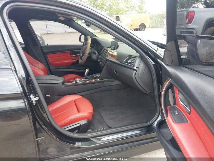 BMW 335 xDrive Автокредит Цена до България, снимка 7 - Автомобили и джипове - 55443386