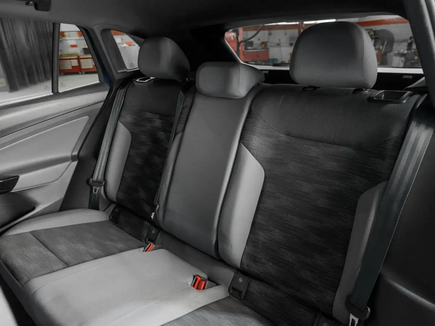 VW ID.4 PRO AWD| КАМЕРА| ПОДГРЕВ| 82KWh, снимка 16 - Автомобили и джипове - 56093746