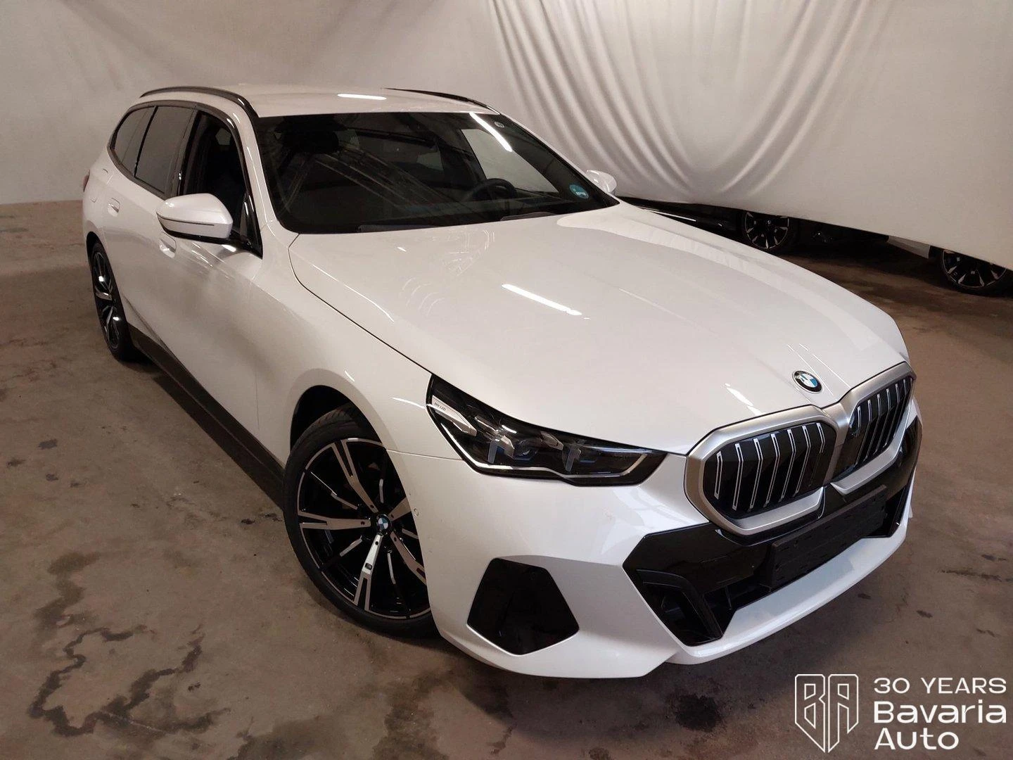 BMW 520 i Touring Steptronic, снимка 4 - Автомобили и джипове - 56506506