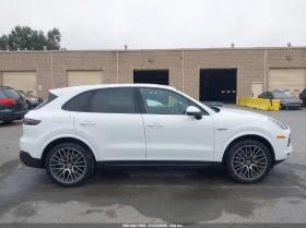 Porsche Cayenne E-Hybrid * CARFAX*  - 33000 € / 64542.39 лв. - 81229390 13