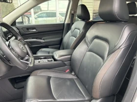 Nissan Pathfinder SL* 4x4* Camera* Bluetooth* Brake Ass* Lane Ass* S - 33600 € / 65715.89 лв. - 78337838 6