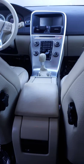 Volvo XC60 Джип - 9800 € / 19167.13 лв. - 81656482 6