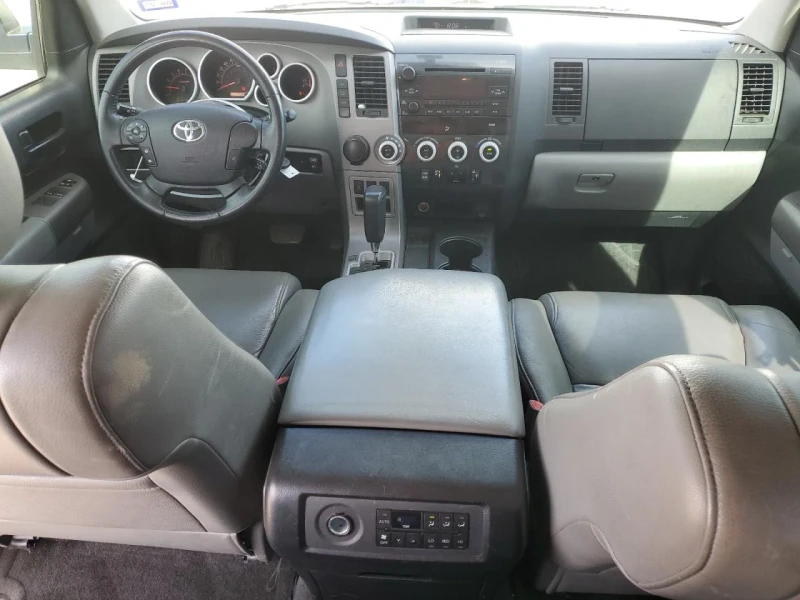 Toyota Sequoia, снимка 8 - Автомобили и джипове - 49359659