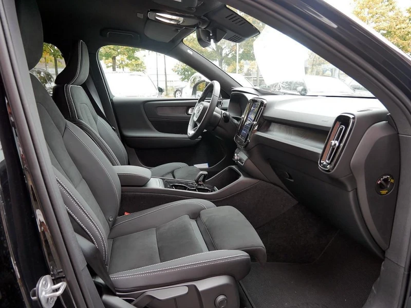 Volvo XC40 82kW* LED* CAM* DISTR* CARPLAY* 0, снимка 14 - Автомобили и джипове - 52073615