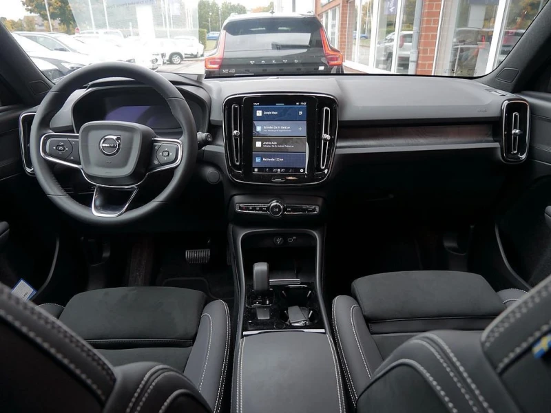 Volvo XC40 82kW* LED* CAM* DISTR* CARPLAY* 0, снимка 13 - Автомобили и джипове - 52073615