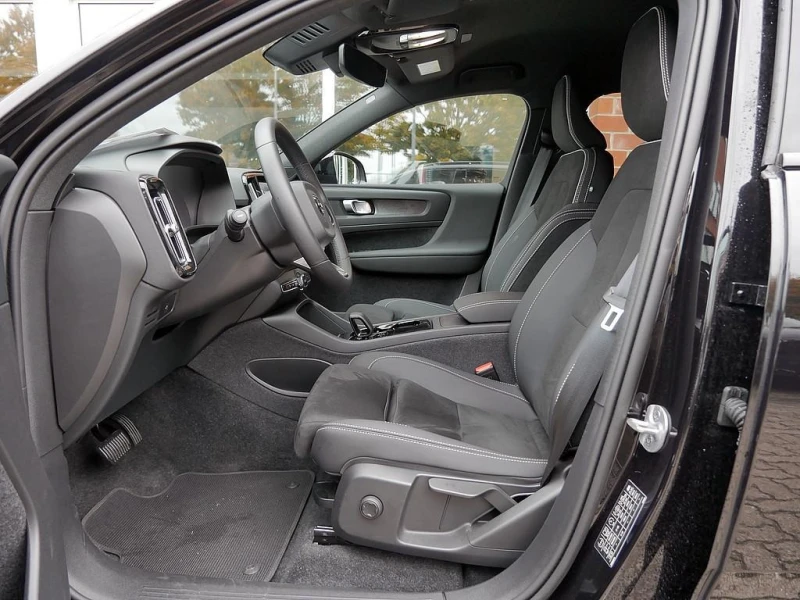 Volvo XC40 82kW* LED* CAM* DISTR* CARPLAY* 0, снимка 6 - Автомобили и джипове - 52073615