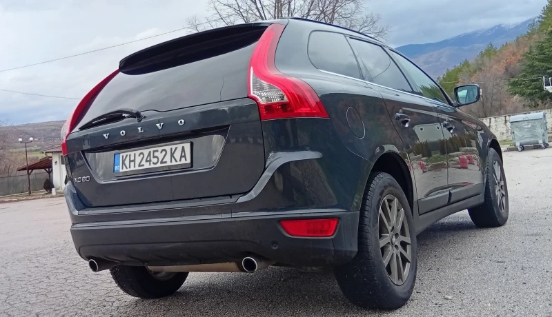 Volvo XC60 Джип, снимка 2 - Автомобили и джипове - 53414704