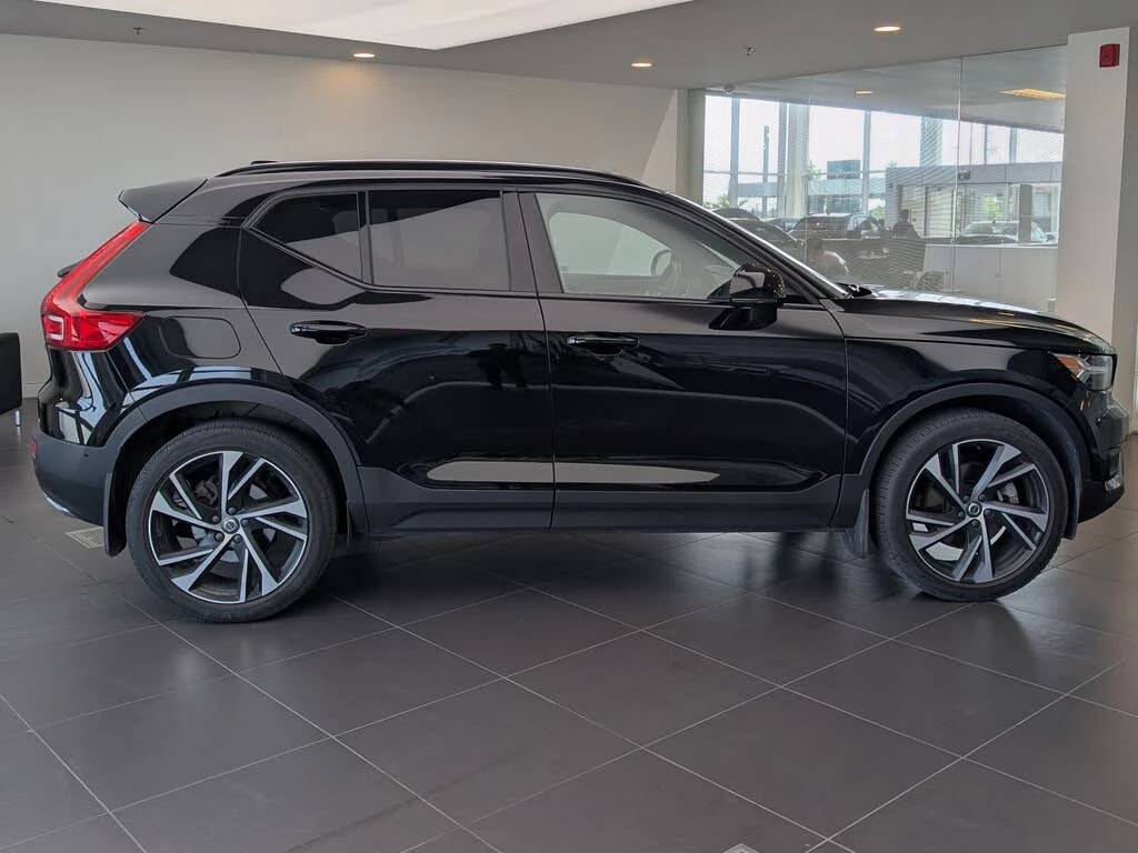 Volvo XC40 T5 R-Design * HeadUp * АвтоКредит * (ЦЕНА ДО БГ) - изображение 2