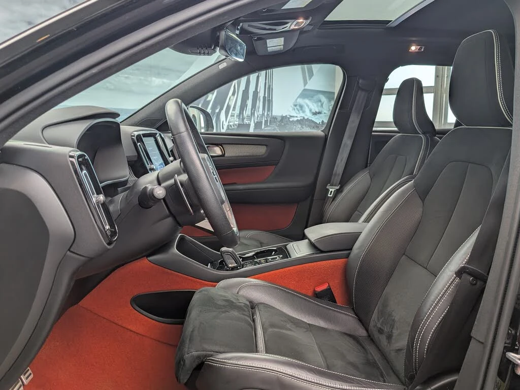Volvo XC40 T5 R-Design * HeadUp * АвтоКредит * (ЦЕНА ДО БГ) - изображение 7