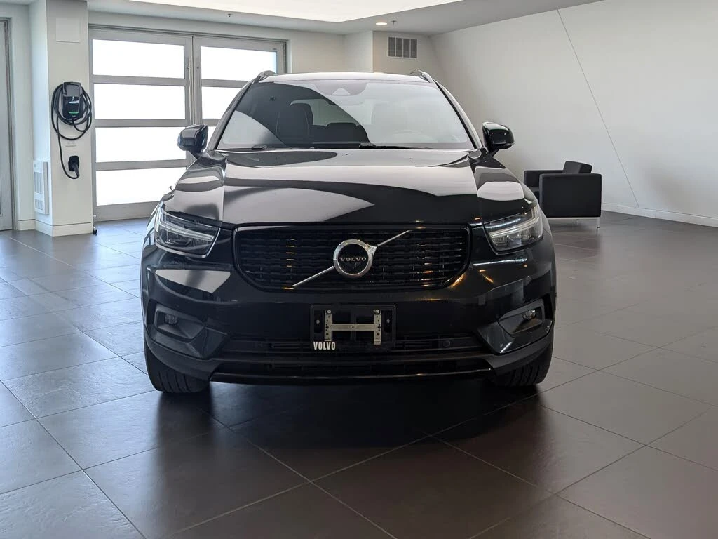 Volvo XC40 T5 R-Design * HeadUp * АвтоКредит * (ЦЕНА ДО БГ) - изображение 6