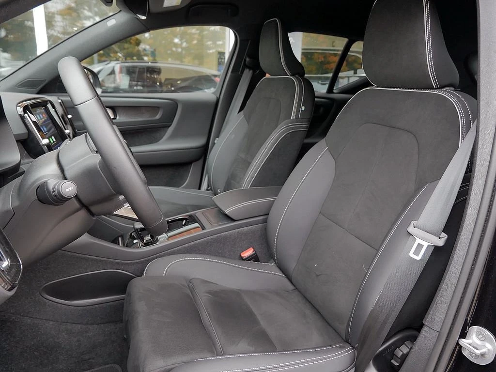 Volvo XC40 82kW* LED* CAM* DISTR* CARPLAY* 0 - изображение 7