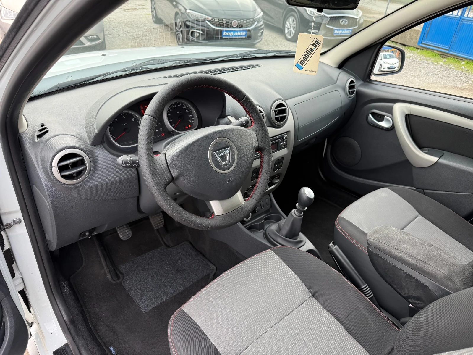 Dacia Duster 1.5DCI-4X4-БЛОКАЖ-КЛИМАТИК - изображение 9