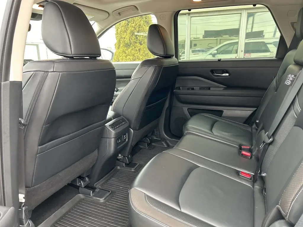 Nissan Pathfinder SL* 4x4* Camera* Bluetooth* Brake Ass* Lane Ass* S | Mobile.bg � ����������� 15