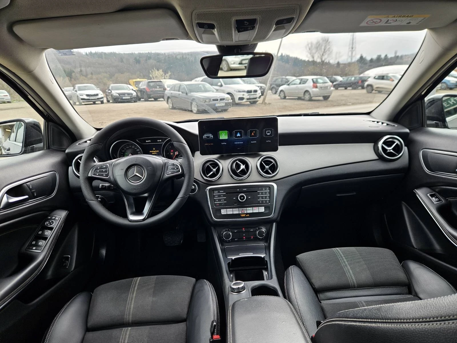 Mercedes-Benz GLA 200 ТОП* СОБСТВЕН ЛИЗИНГ* Apple CarPlay* FACE, снимка 12 - Автомобили и джипове - 54067159