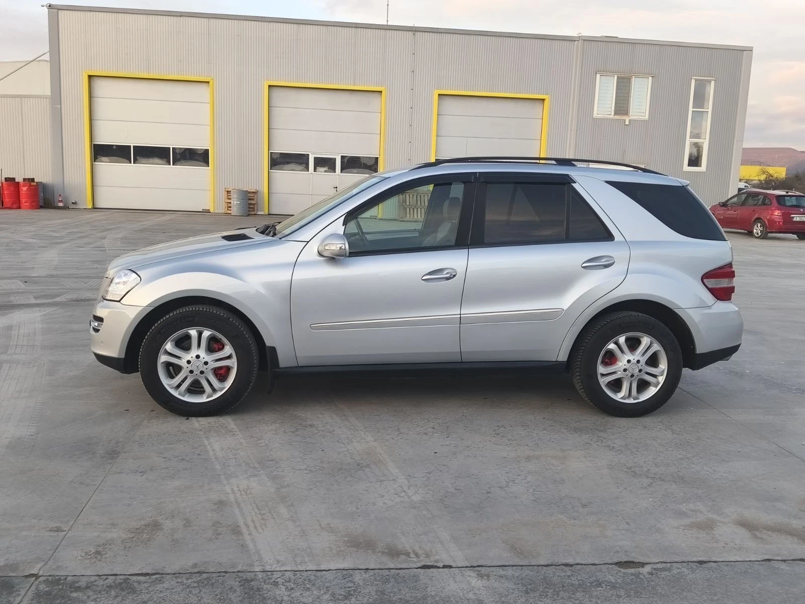 Mercedes-Benz ML 320, снимка 3 - Автомобили и джипове - 54161172