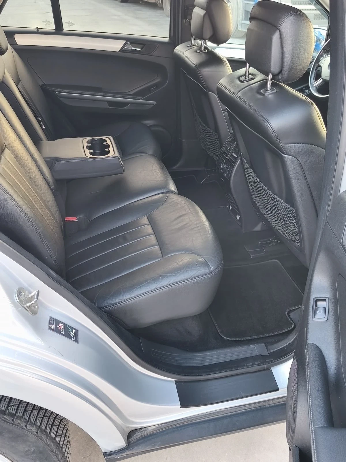 Mercedes-Benz ML 320, снимка 11 - Автомобили и джипове - 54161172