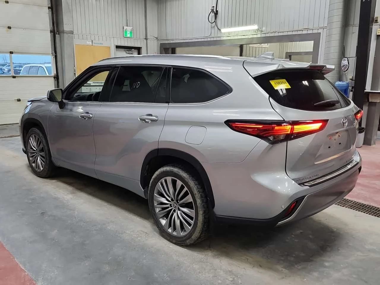 Toyota Highlander * PLATINUM * CARFAX * БЕЗ ПЪРВОНАЧАЛНА ВНОСКА, снимка 4 - Автомобили и джипове - 55444100