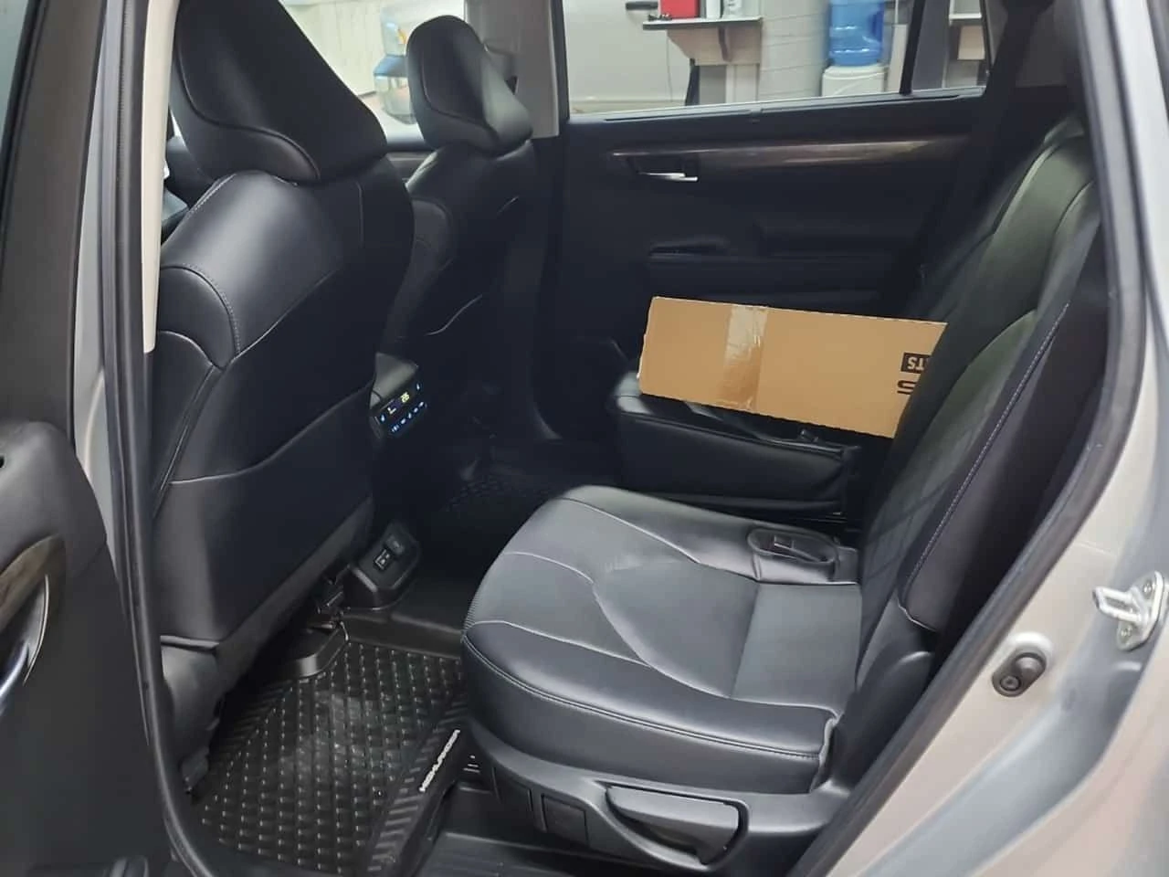 Toyota Highlander * PLATINUM * CARFAX * БЕЗ ПЪРВОНАЧАЛНА ВНОСКА, снимка 12 - Автомобили и джипове - 55444100