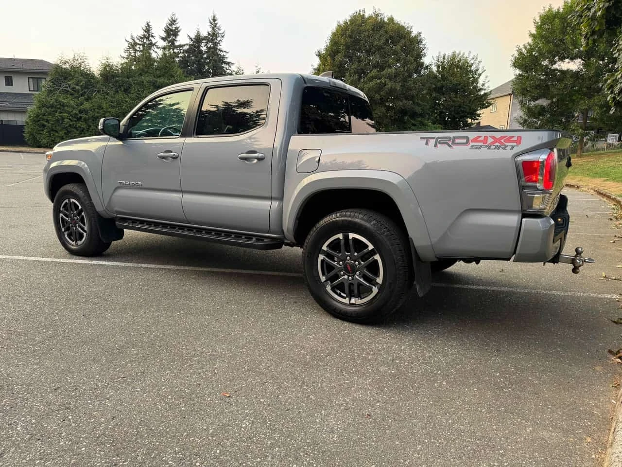 Toyota Tacoma * 4x4 Double Cab SB* АВТОКРЕДИТ БЕЗ ПЪРВОНАЧАЛНА* , снимка 4 - Автомобили и джипове - 55786044