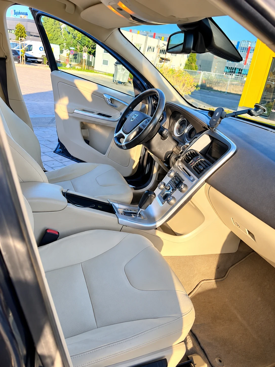 Volvo XC60, снимка 9 - Автомобили и джипове - 56707242